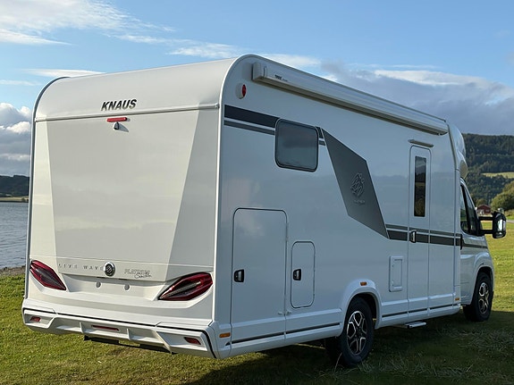 Knaus LIVE WAVE 700 MEG PLATINUM SELECTION LUFT FJERING BAK / GULVTEPPER / DIESEL TRUMA / ++ 5 of 5