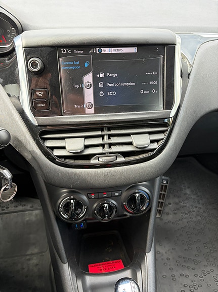 Peugeot 208 16 of 19
