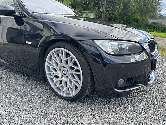 BMW 335i 13 of 30