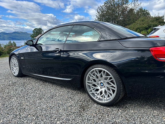BMW 335i 19 of 30