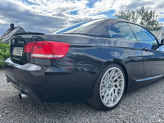 BMW 335i 14 of 30