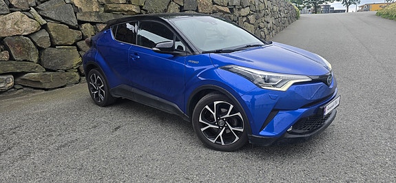 Toyota C-HR 3 of 24