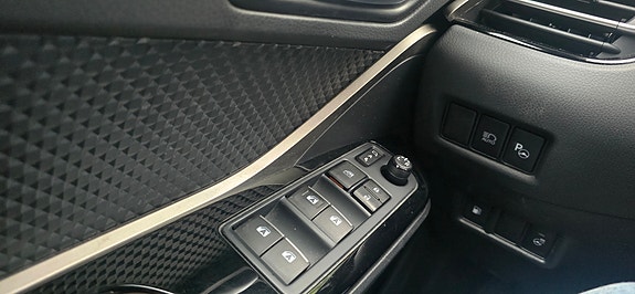 Toyota C-HR 20 of 24