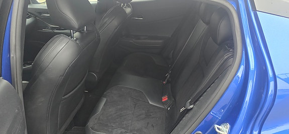 Toyota C-HR 10 of 24
