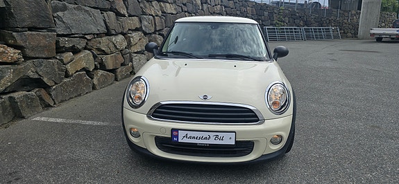MINI One 2 of 5