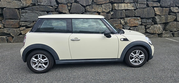MINI One 4 of 5