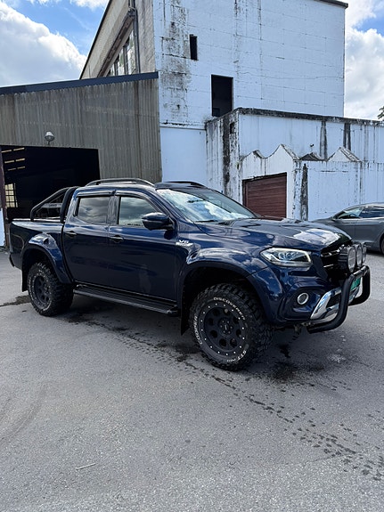 Mercedes-Benz X350 d 2 of 14