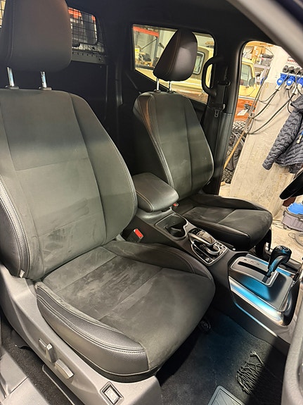 Mercedes-Benz X350 d 8 of 14