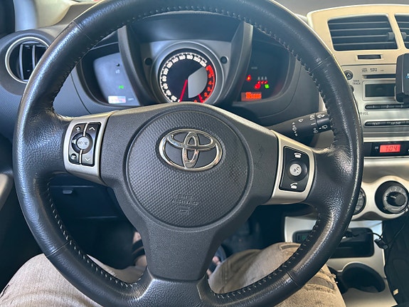 Toyota Urban Cruiser 17 of 30