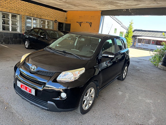Toyota Urban Cruiser 2 of 30