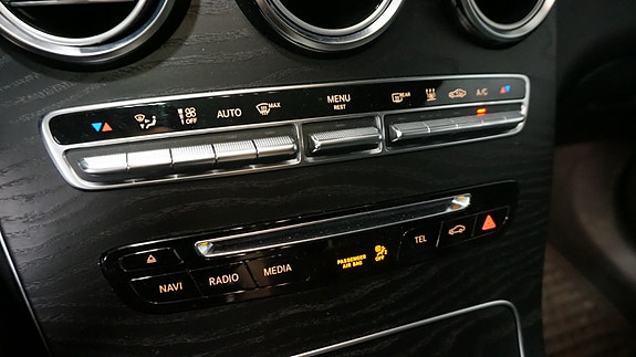 Mercedes-Benz GLC350 e 24 of 29