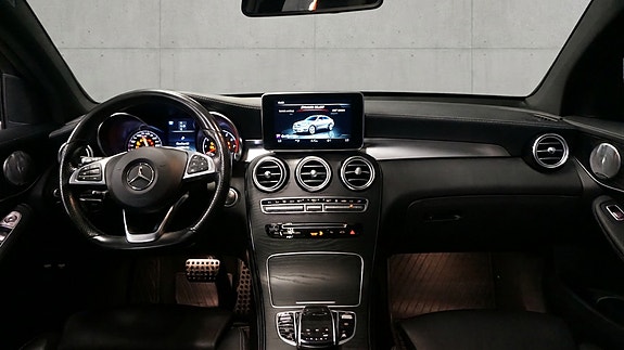 Mercedes-Benz GLC350 e 16 of 29