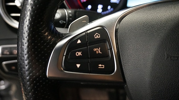 Mercedes-Benz GLC350 e 13 of 29
