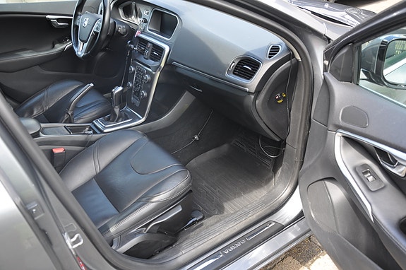 Volvo V40 16 of 19