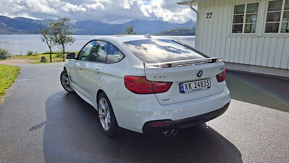 BMW 320d 4 of 5