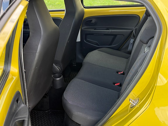 Volkswagen UP! 14 of 21