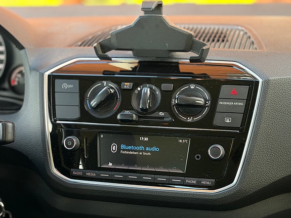 Volkswagen UP! 20 of 21