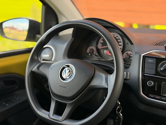 Volkswagen UP! 21 of 21