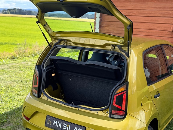 Volkswagen UP! 15 of 21