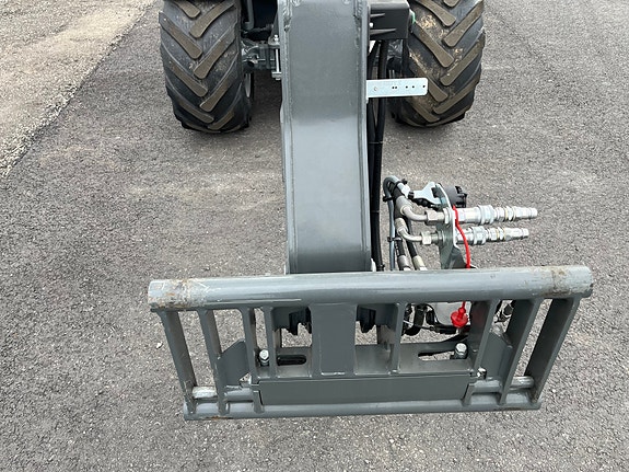 Weidemann T4512/Kan kjøres på maskinhenger etter bil 7 of 12