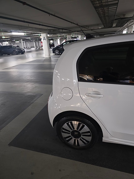Volkswagen e-Up! 5 of 5