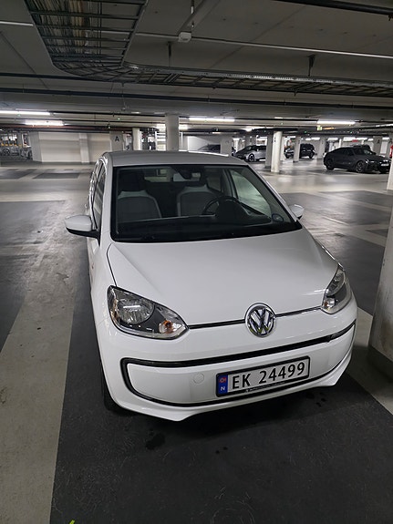 Volkswagen e-Up! 3 of 5