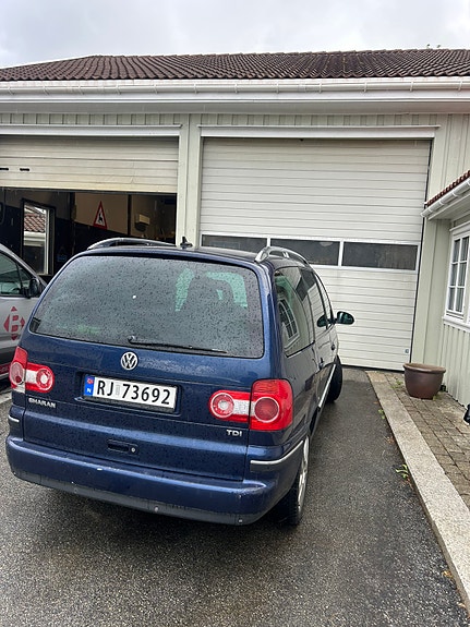 Volkswagen Sharan 3 of 28