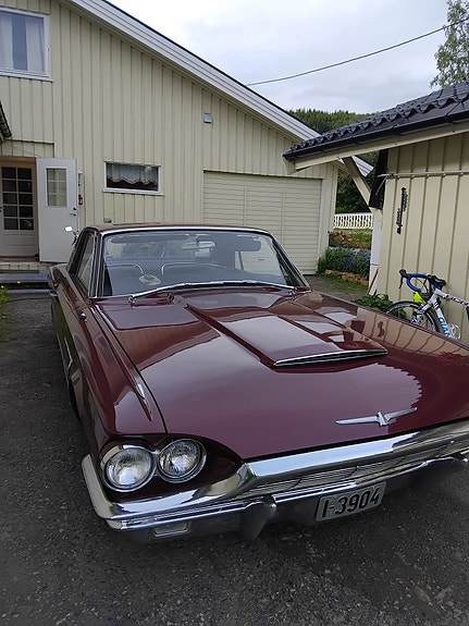 Ford Thunderbird 2 of 5