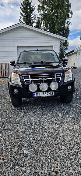 Isuzu D-max 2 of 5