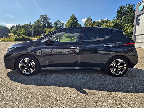 Nissan Leaf 4 of 5
