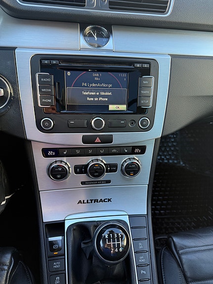 Volkswagen Passat 6 of 30