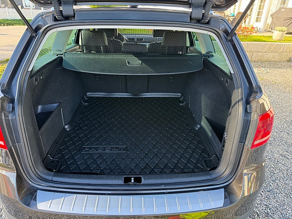 Volkswagen Passat 9 of 30