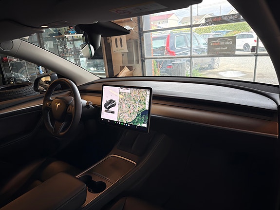 Tesla Model Y 13 of 13