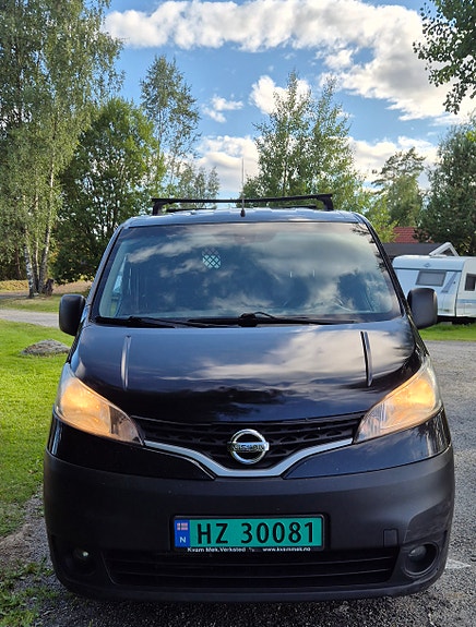 Nissan NV200 2 of 5
