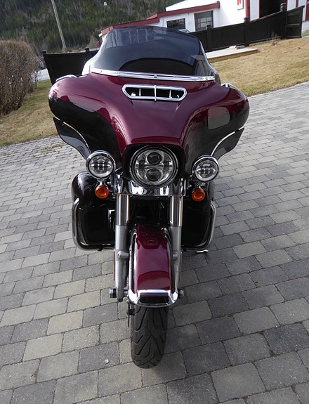 Harley-Davidson FLHTK Electra Glide Ultra Limited 4 of 5