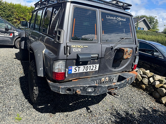 Nissan Patrol 5 of 5