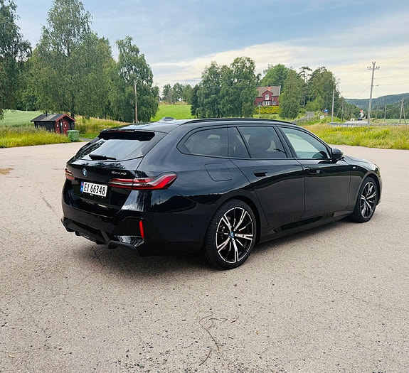 BMW i5 8 of 30