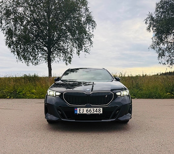 BMW i5 11 of 30