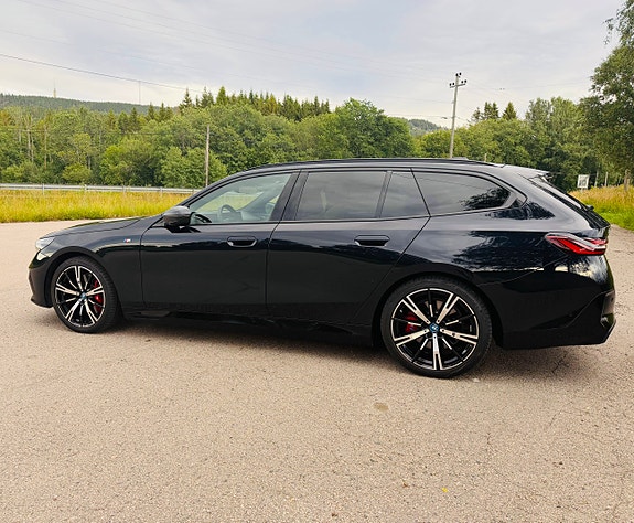 BMW i5 12 of 30