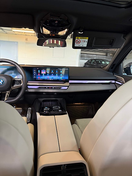 BMW i5 17 of 30