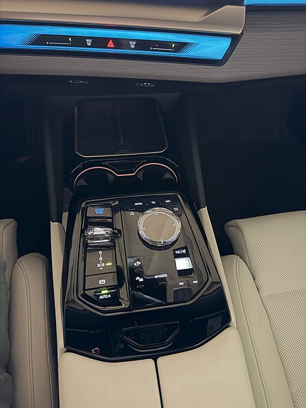 BMW i5 21 of 30