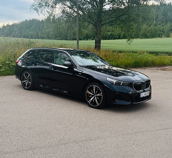 BMW i5 3 of 30