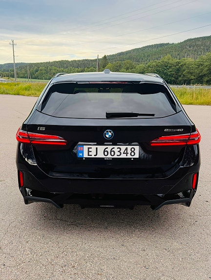BMW i5 10 of 30
