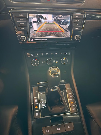 Skoda Superb 16 of 18