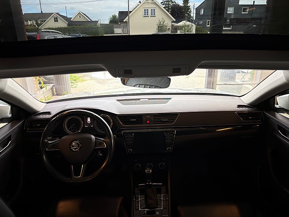 Skoda Superb 10 of 18