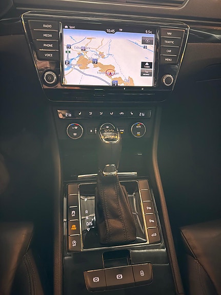 Skoda Superb 17 of 18