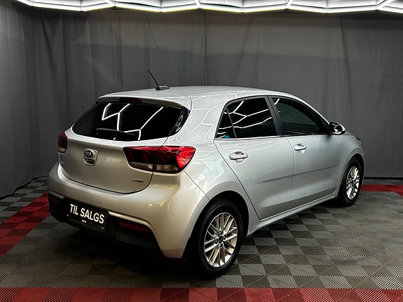 Kia Rio 4 of 5