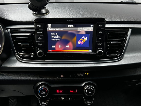 Kia Rio 20 of 30