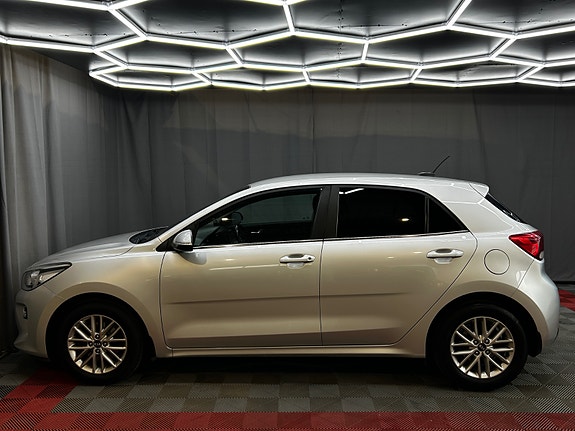 Kia Rio 9 of 30