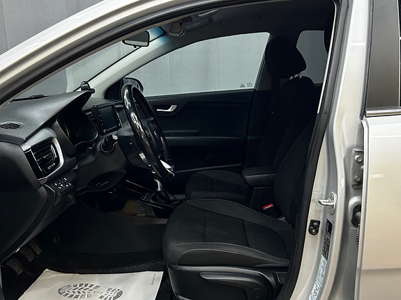Kia Rio 11 of 30